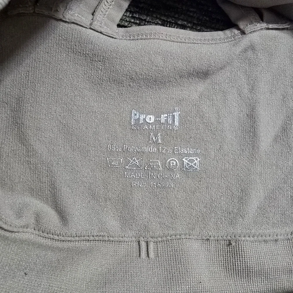 Pro-Fit Seamless Sports Bra Womens Medium Tan Strappy Lattice Back‎ Crop Top